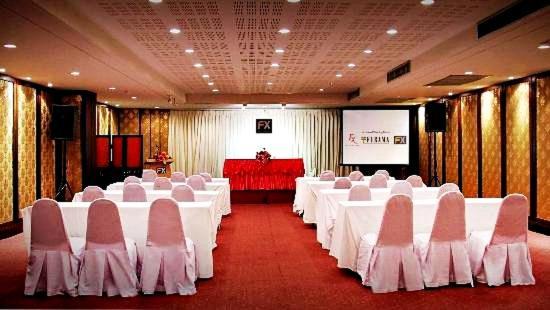 โรยัลเพนนินซูลา 3*