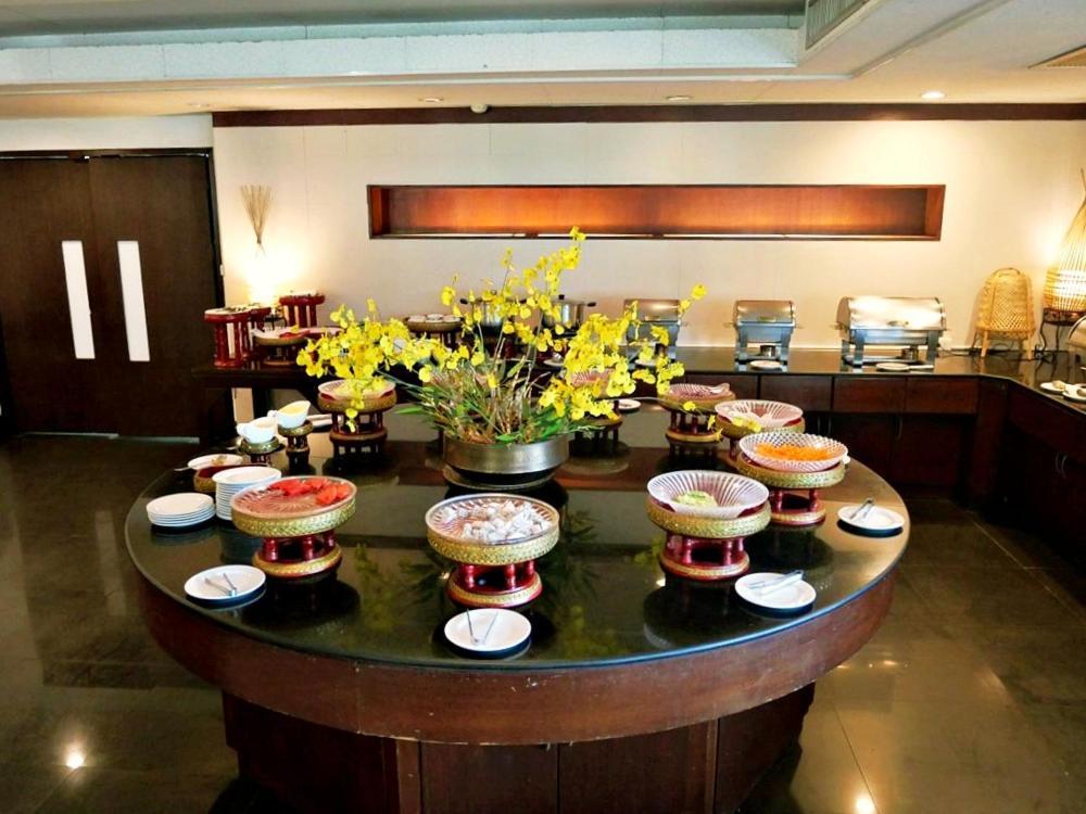 โรงแรม โรยัลเพนนินซูลา 3*